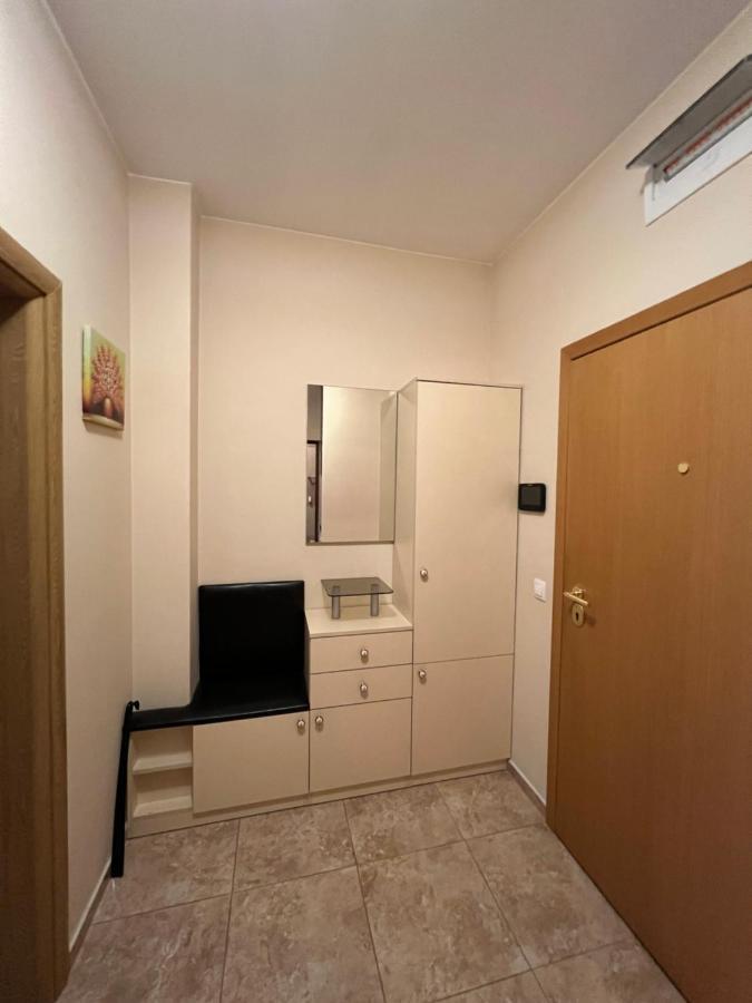 Business And Leisure Apartments In Mladost 2 With Free Garage Софія Екстер'єр фото