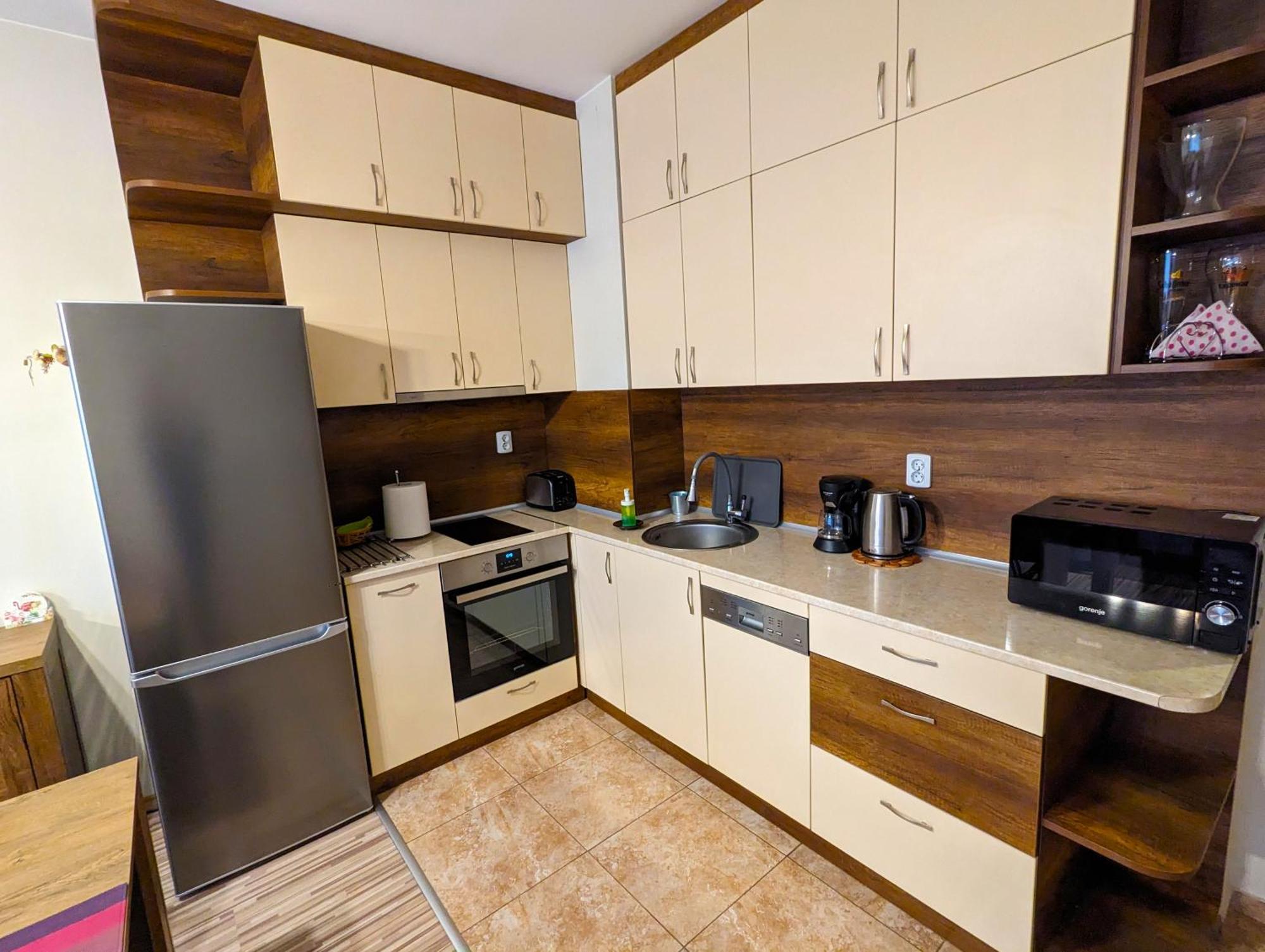 Business And Leisure Apartments In Mladost 2 With Free Garage Софія Екстер'єр фото