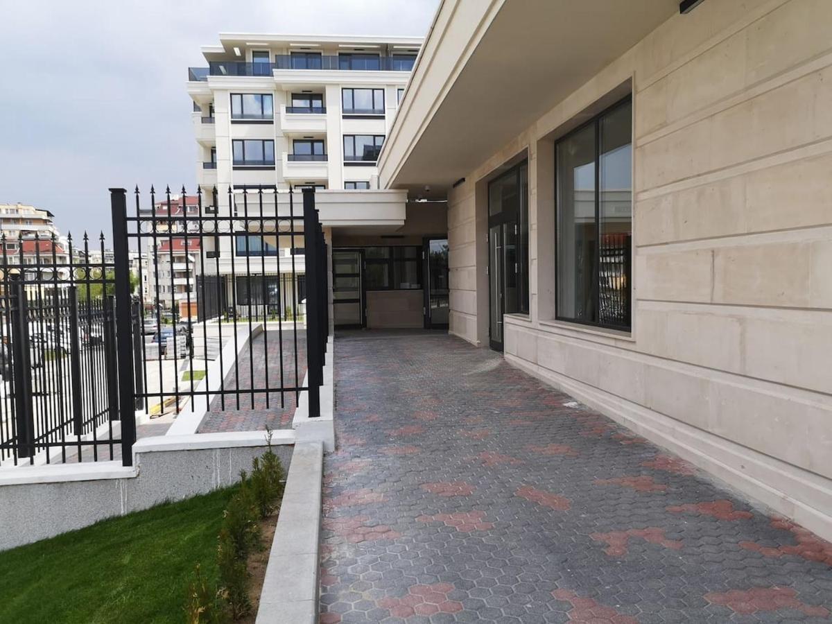 Business And Leisure Apartments In Mladost 2 With Free Garage Софія Екстер'єр фото
